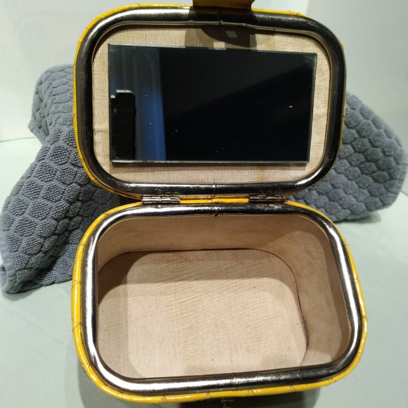 Purse - Picture 7 of 8